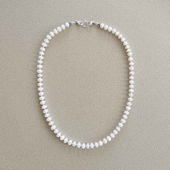 WHITE PEARL NECKLACE--18" - Picture 2 of 2